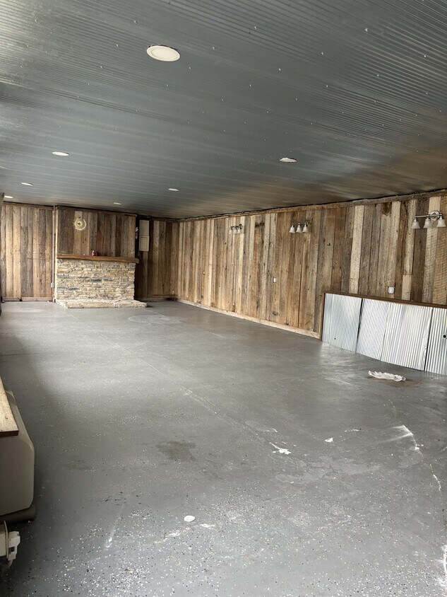 240 Main St Unit 240, Brandenburg, KY 40108 Room for Rent in