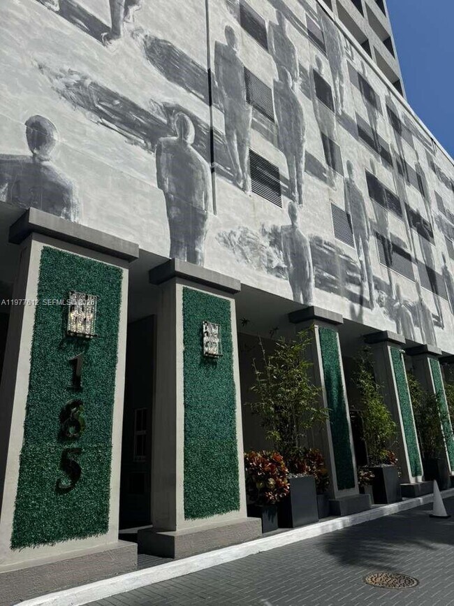 Foto del edificio - 185 SE 14th Terrace