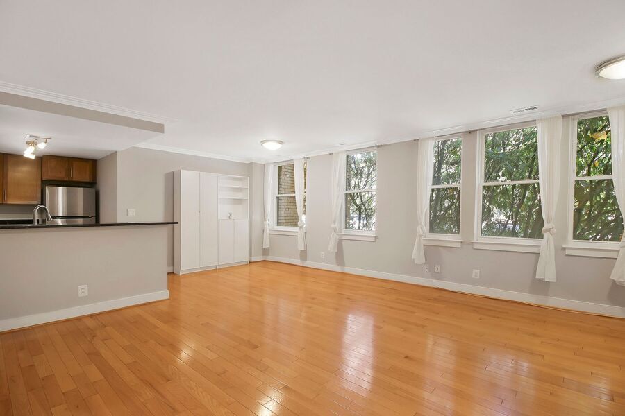 Foto principal - Sunny 3-Bedroom Corner Unit in Eckington/B...