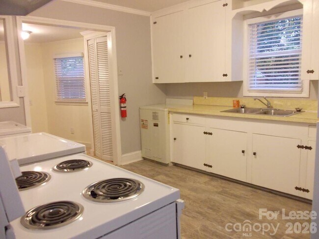 Foto del edificio - 2746 Dogwood Ave
