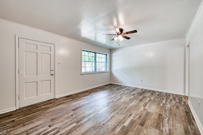Foto del edificio - 4617 N Cedar St