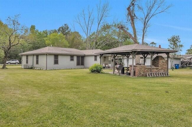 Foto del edificio - 1725 Strawn Rd