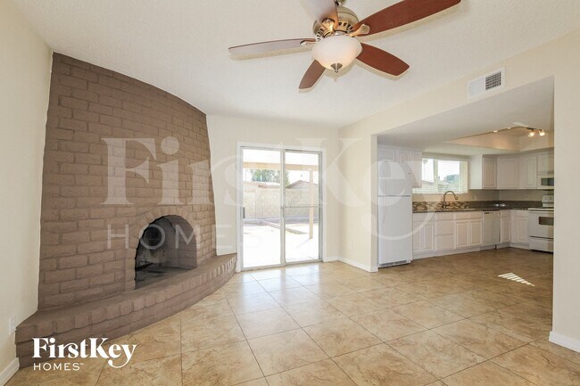 Foto del edificio - 3827 W Loma Ln