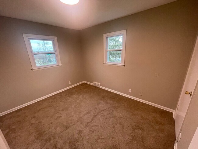 Building Photo - 3510 S 87th Ave