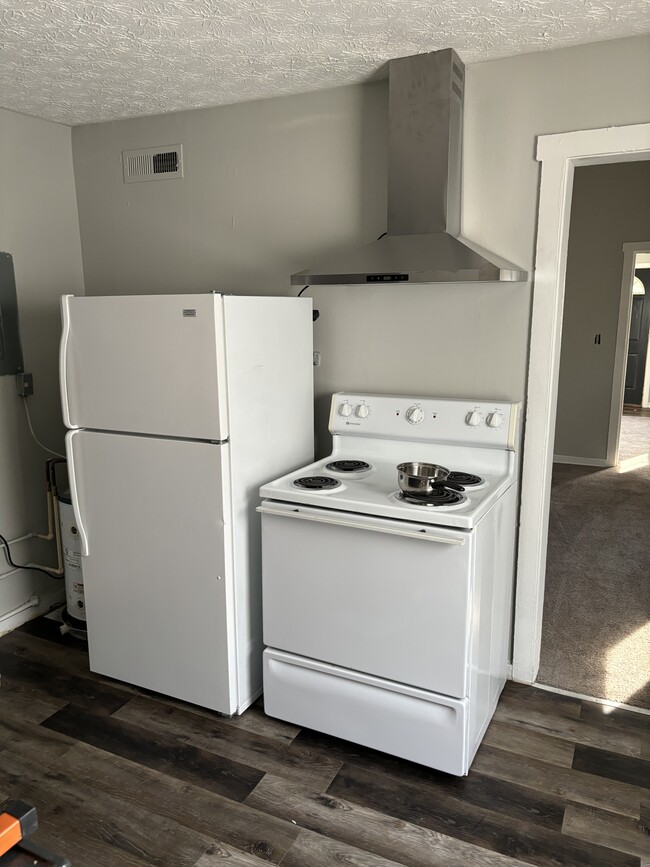 Kitchen - 2851 Wilbraham Rd