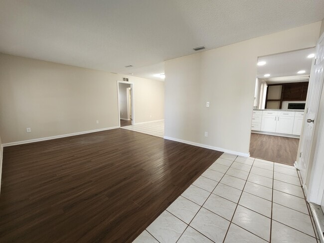 Building Photo - 17531 Brandywine Dr