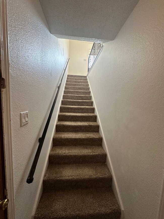 Building Photo - 313 Innsdale Terrace