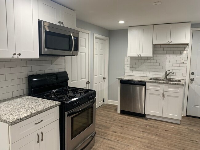 Foto del edificio - 2821 W 25th St