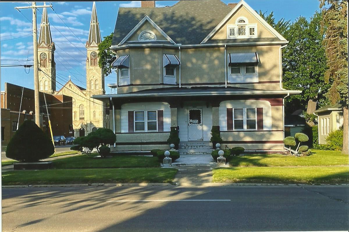 Rental Building - 501 S Bloomington St