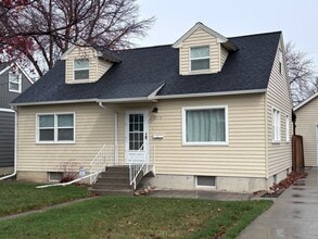 Building Photo - 1309 Avenue E
