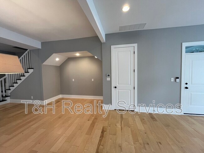 Building Photo - 1617 N Talbott St