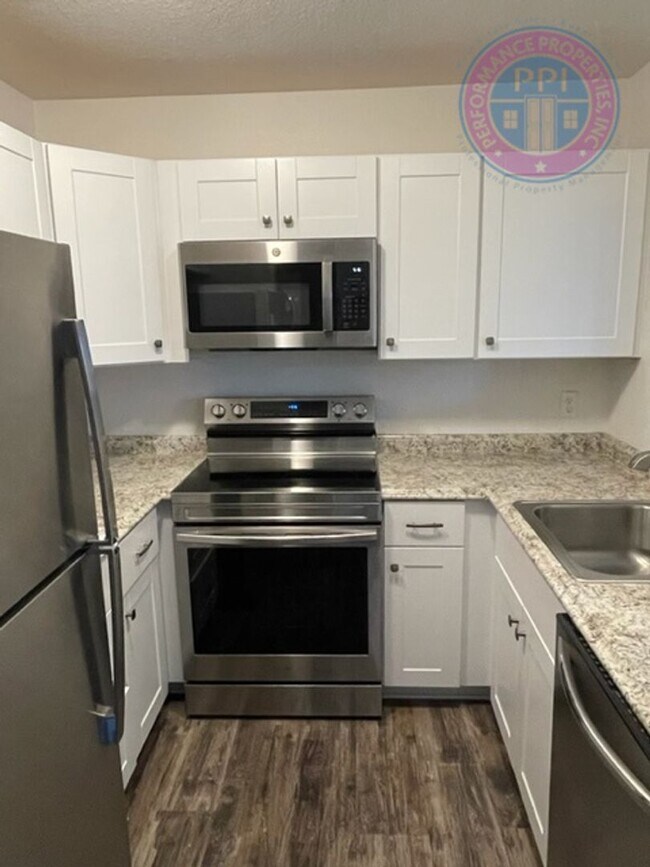 Foto del edificio - DEPOSIT FREE MOVE IN WITH OBLIGO! WATER,SE...