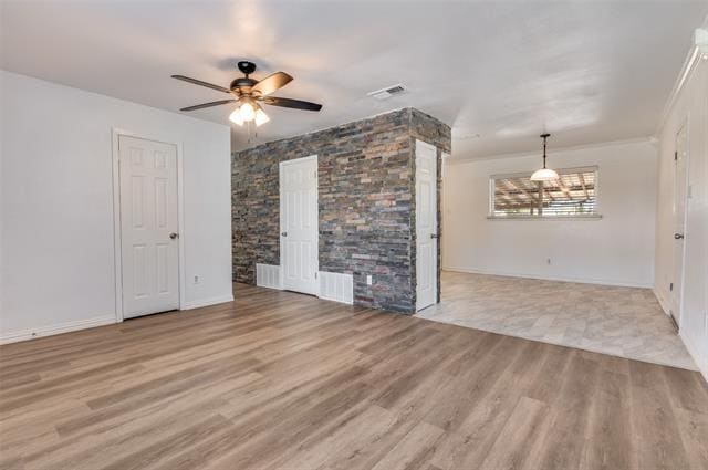 Foto del edificio - 823 Ross Ln