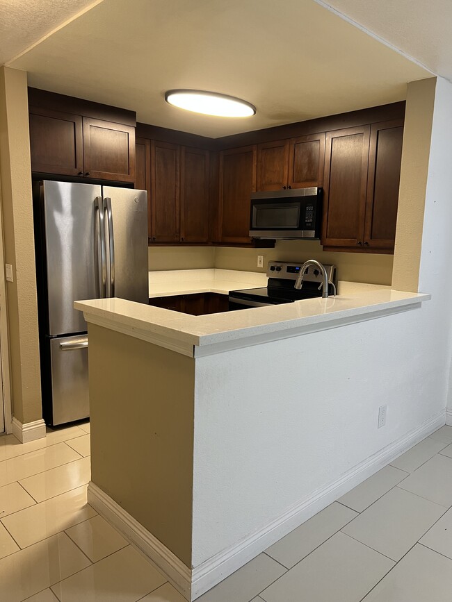 Building Photo - 3520 Lebon Dr