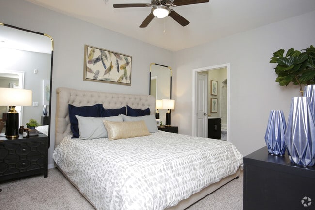 Interior Photo - Yorktown Crossing
