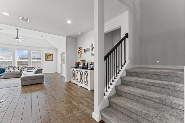 Building Photo - 1585 Sunrise Gables Dr