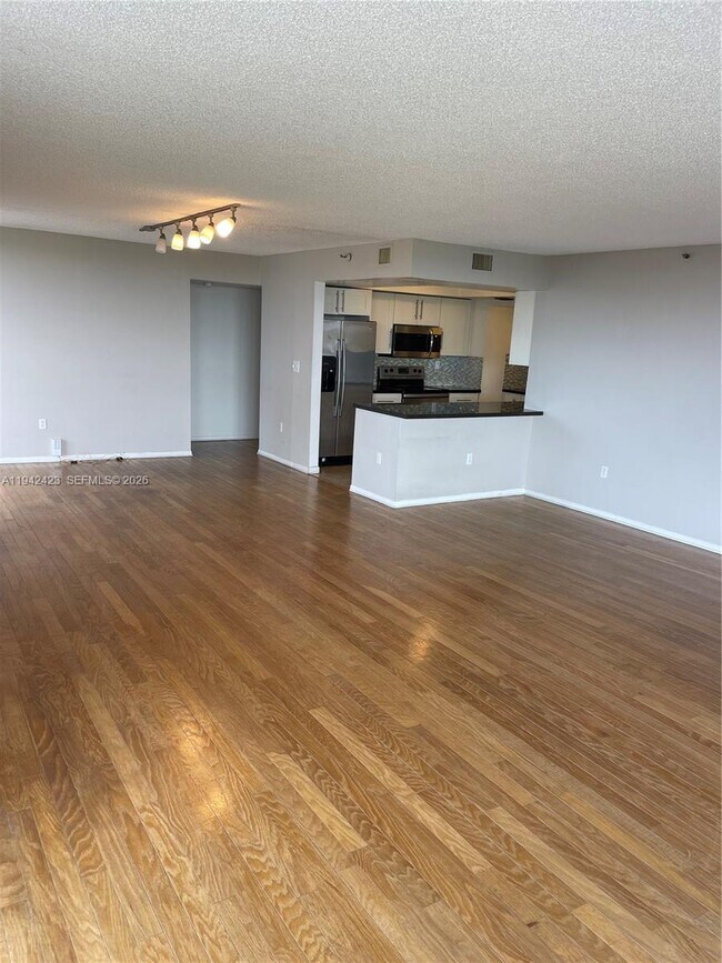 Foto del edificio - 720 Coral Wy