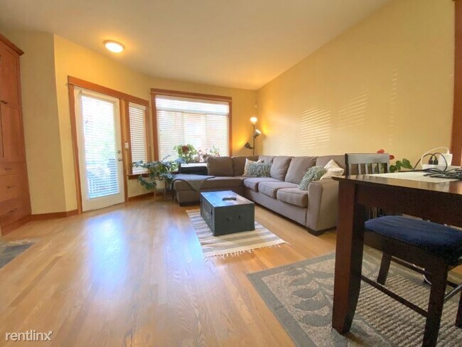 Foto del edificio - 6534 34th Ave NE