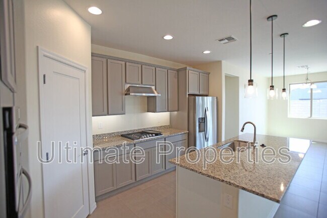 Building Photo - 13251 W Dale Ln