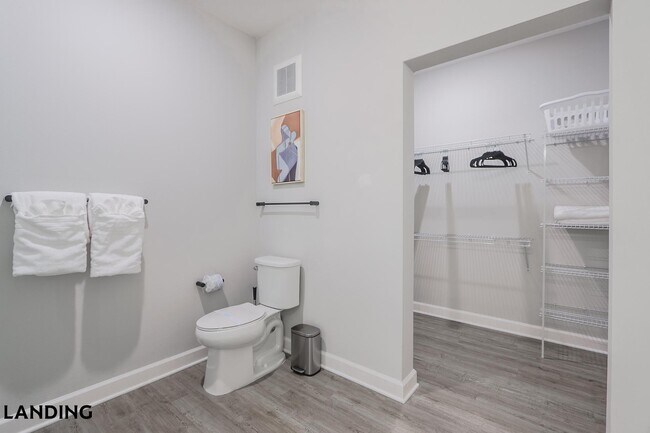 Building Photo - 5001 Willowgate Lp