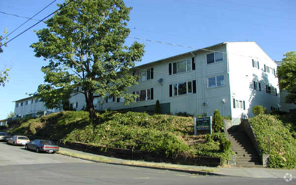 Crown Point Apartaments - Crown Point Apartments