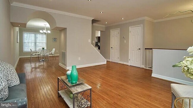Foto del edificio - 4243 Sleepy Lake Dr