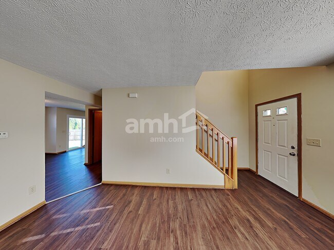 Building Photo - 1064 Amherst Boulevard