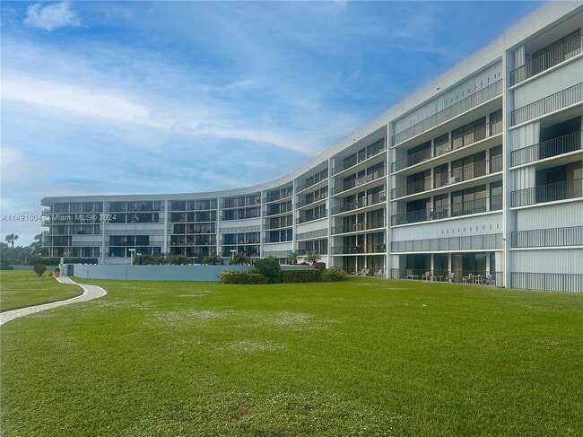 Building Photo - 1300 Florida A1A