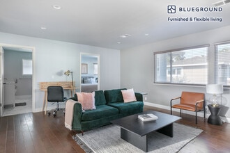 Building Photo - 743 Roble Ave