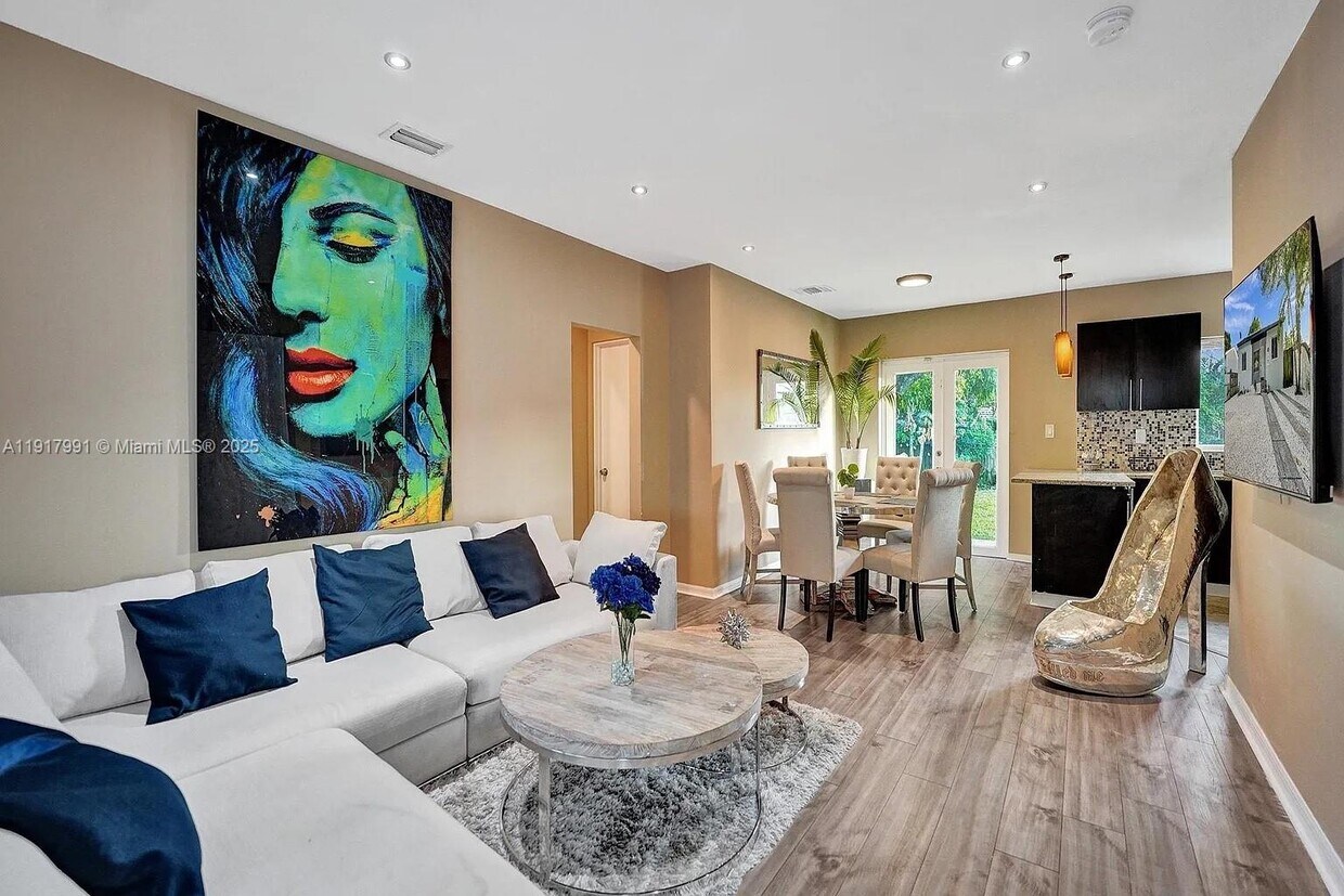 Foto principal - 170 NW 46th St