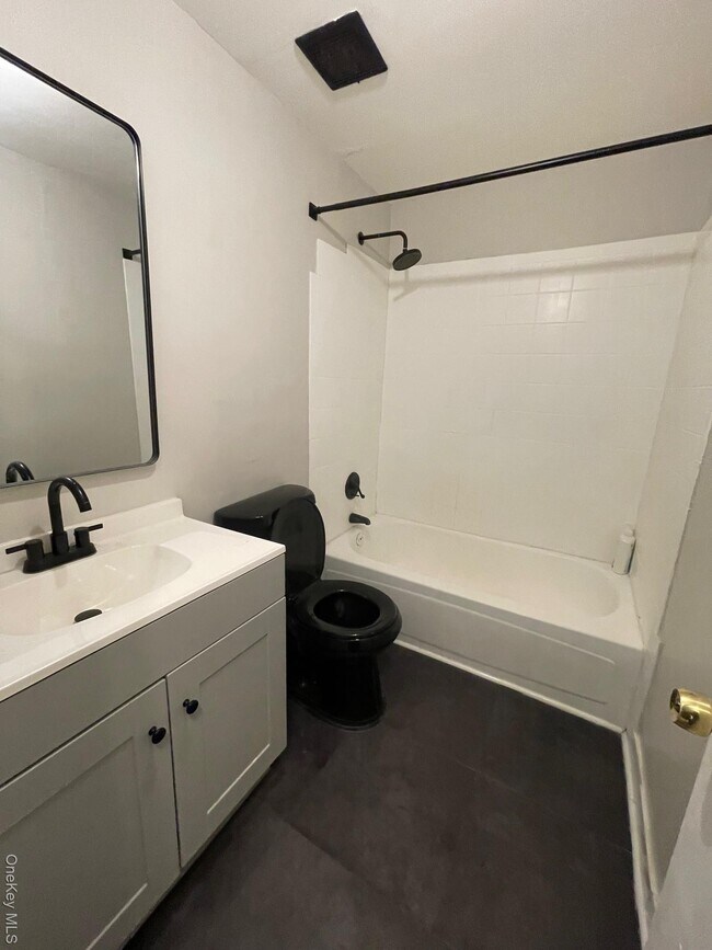 Foto del edificio - 125 Yonkers Ave