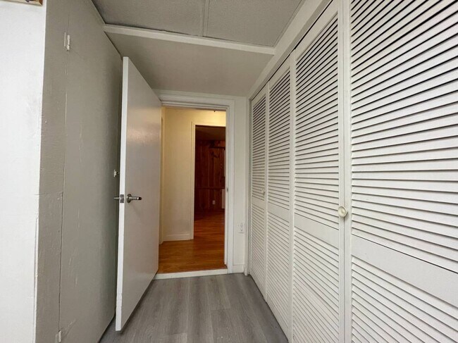 Photo du bâtiment - 6407 Clinton St