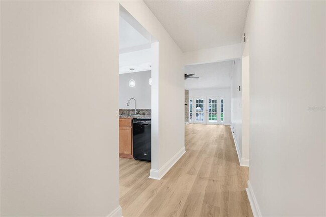 Foto del edificio - 962 Wildflower Way