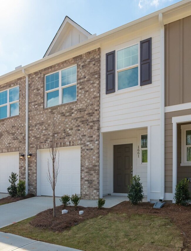 Foto del edificio - New Construction Townhome in Decatur