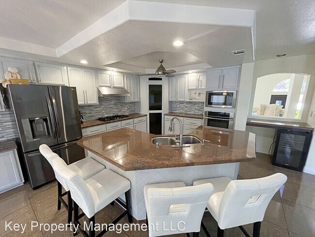 Foto del edificio - 4 br, 3 bath House - 9116 Diamond Lake Ave