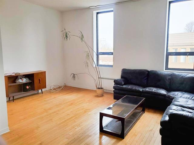 Building Photo - 515-515 Ave. de Buckingham