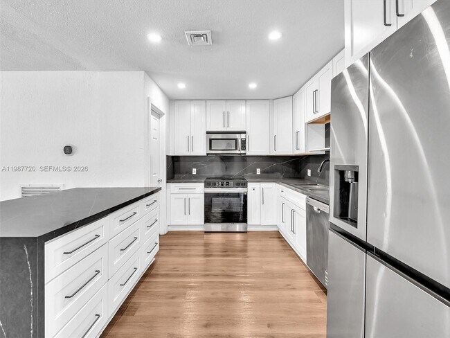 Foto del edificio - 3193 Taft St