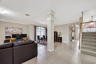 Building Photo - 811 Colony Glen Ct
