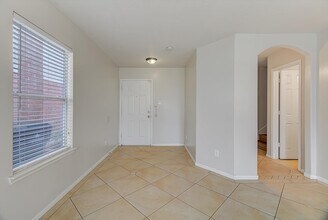 Building Photo - 13983 Maximos Dr