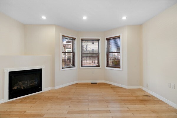 Building Photo - 65 Calumet St