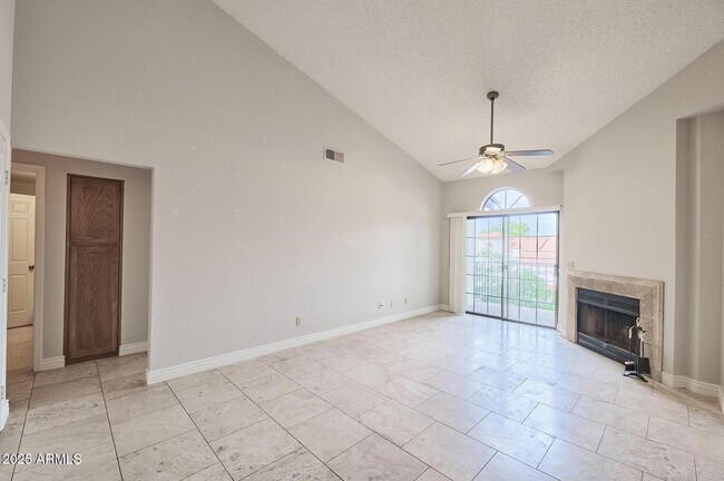 Foto del edificio - 11011 N 92nd St