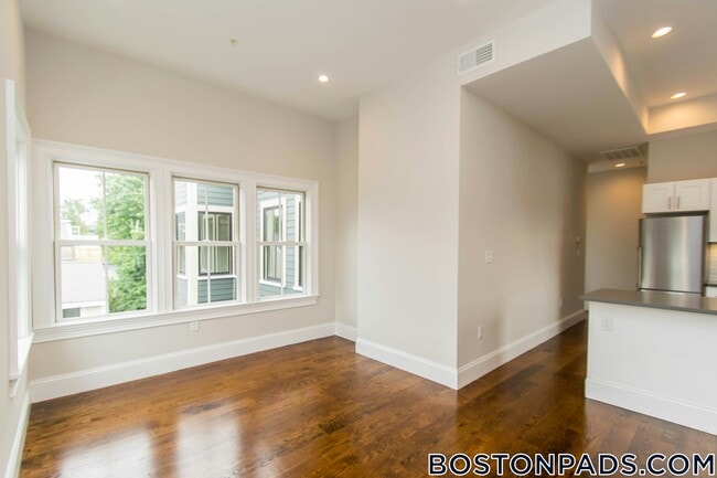 Foto del edificio - 124 Columbia St