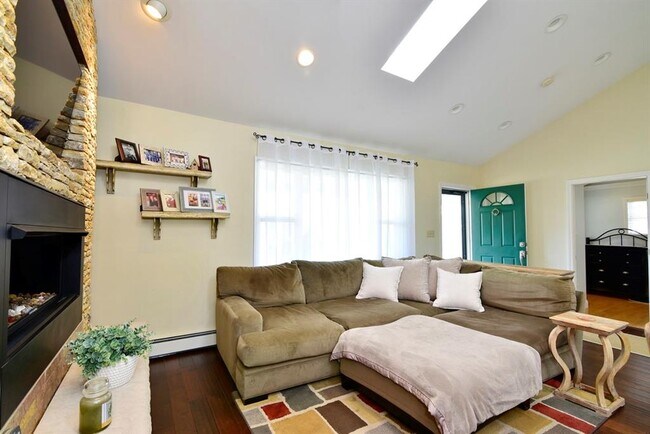 Foto del edificio - 62 Reposa Sq