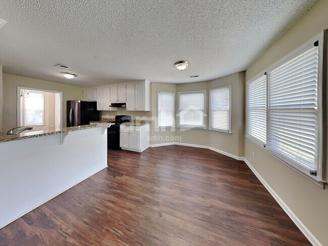 Foto del edificio - 5303 Rutland Ct