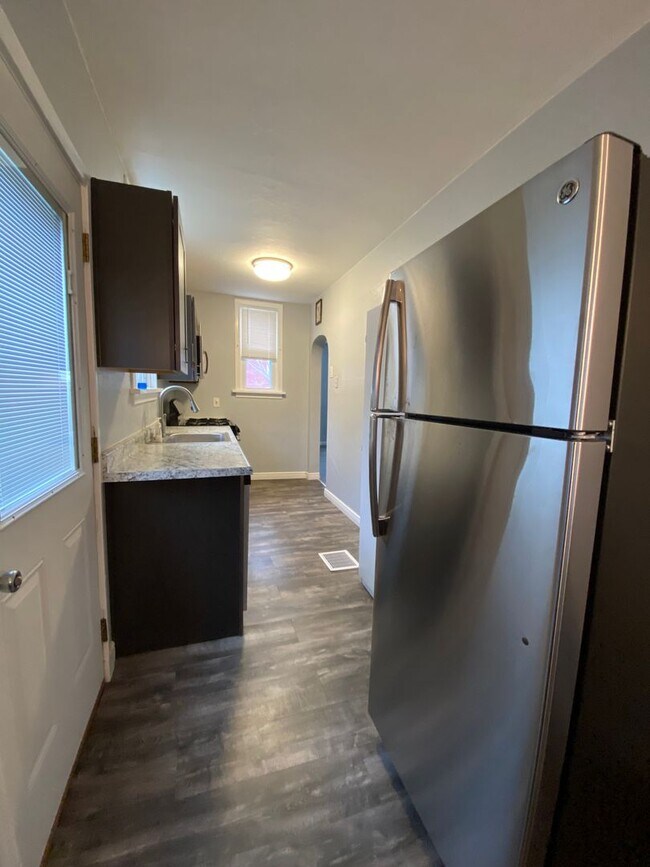 Building Photo - Recently updated building in Bellevue area of Pittsburgh