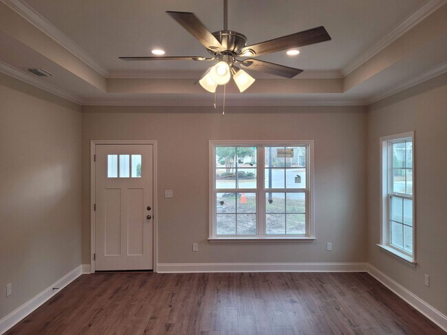 Foto del edificio - New 3/2 Home with Granite Countertops, Sta...