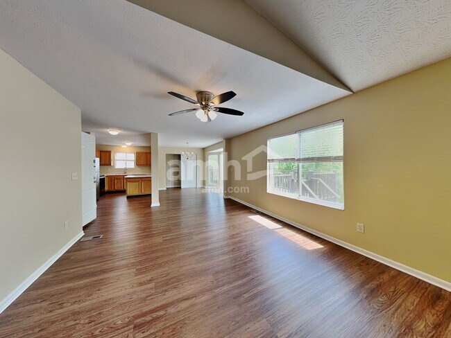 Building Photo - 2293 Antoinette Way