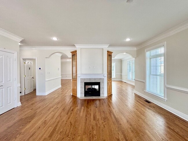 Building Photo - Gorgeous Beach View Home