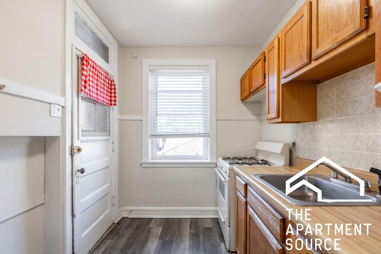 Photo - 4220 North Clark Street #1