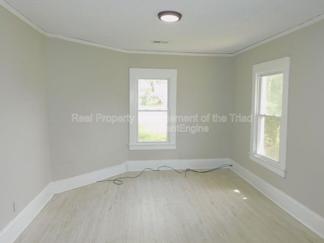 Building Photo - 1217 Pearson Pl